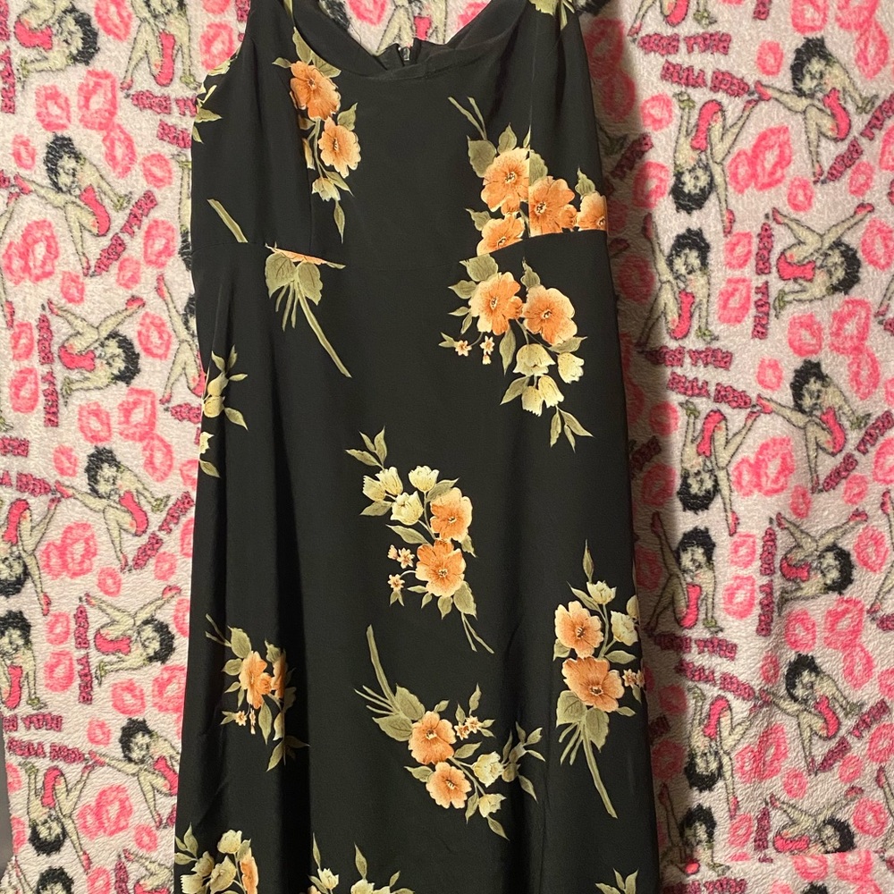 Long sleeveless dress